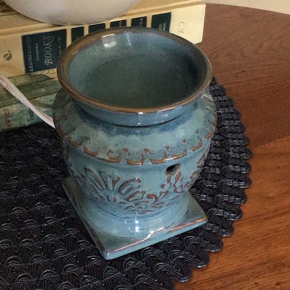 5” tall x 4 1/2” width Wax Warmer Air Freshener - Picture 2 of 5